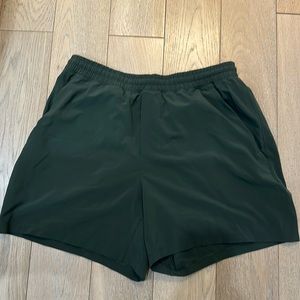 Lululemon Pace Breaker Linerless Size L 5” Inseam